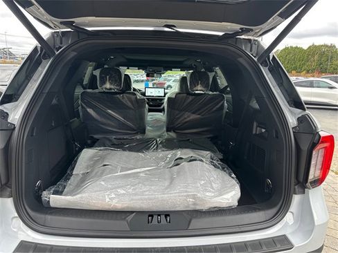 New 2026 Ford Explorer ST w/ Sun And Sound Package image 11