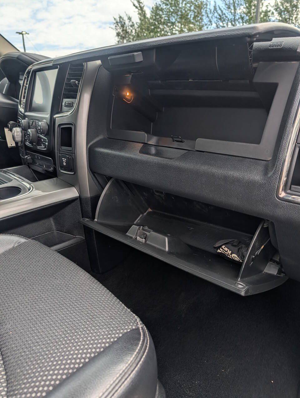 Used 2016 RAM 1500 Sport AWD/4WD image 33