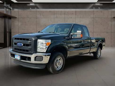 Used 2016 Ford F250 XL w/ Power Equipment Group AWD/4WD image 2