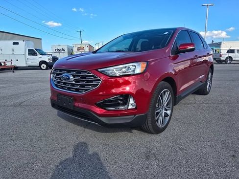 Used 2022 Ford Edge Titanium w/ Class II Trailer Tow Package AWD/4WD image 8