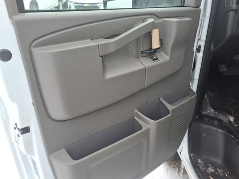 New 2025 GMC Savana 3500 Extended w/ Power Convenience Package image 9