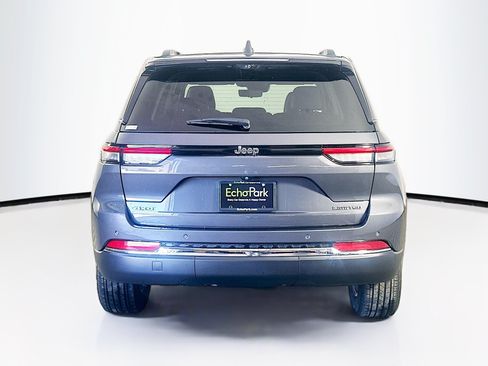 Used 2023 Jeep Grand Cherokee Limited w/ Luxury Tech Group II AWD/4WD image 7