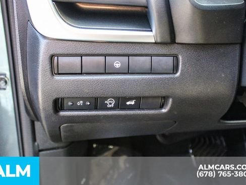 Used 2025 Nissan Rogue SV FWD image 29