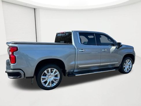 Used 2023 Chevrolet Silverado 1500 High Country w/ High Country Premium Package AWD/4WD image 5