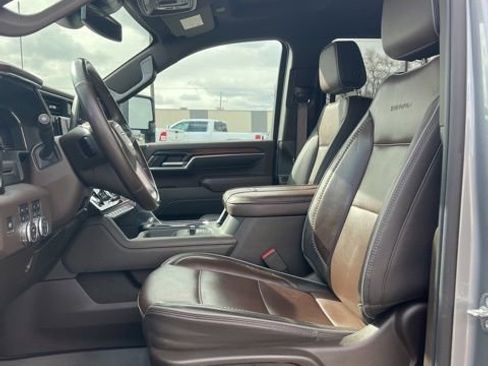 Used 2025 GMC Sierra 3500 Denali AWD/4WD image 27
