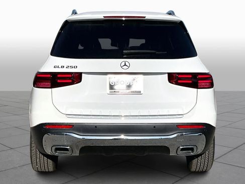 New 2026 Mercedes-Benz GLB 250 image 5