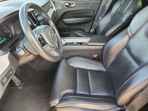 Used 2022 Volvo XC60 B5 Inscription w/ Advanced Package image 9