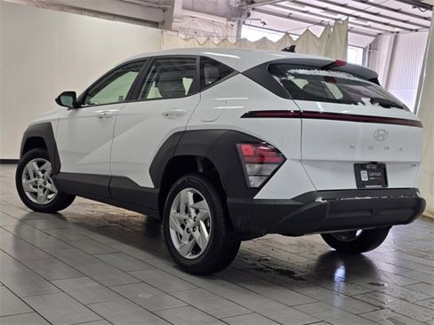 Used 2024 Hyundai Kona SE image 12