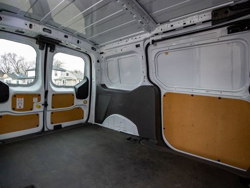 Used 2020 Ford Transit Connect XLT image 23
