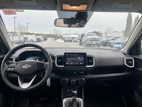 Used 2023 Hyundai Venue SE w/ Cargo Package image 19