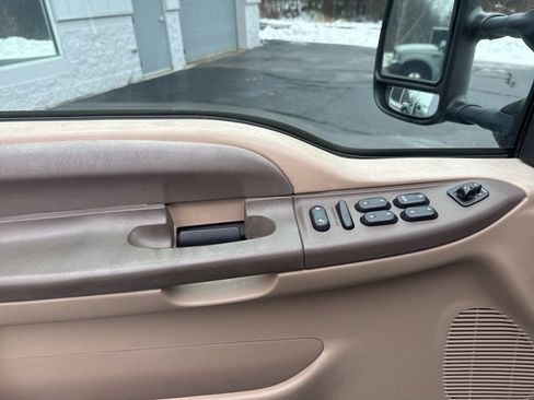 Used 2003 Ford F350 XLT image 12