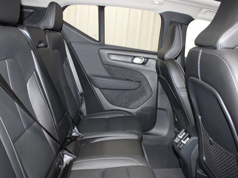 Used 2024 Volvo XC40 B5 Plus w/ Protection Package Premier AWD/4WD image 26
