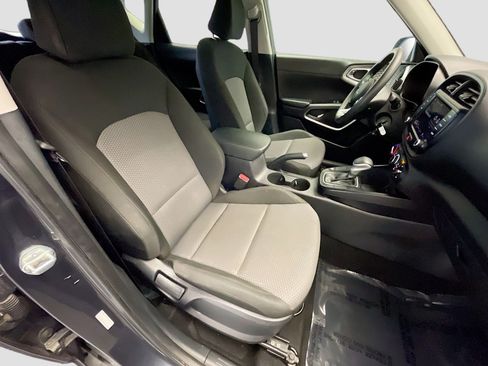 Used 2023 Kia Soul LX w/ Option Group 015 image 17