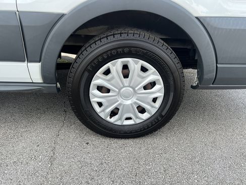 Used 2018 Ford Transit 150 XLT image 18