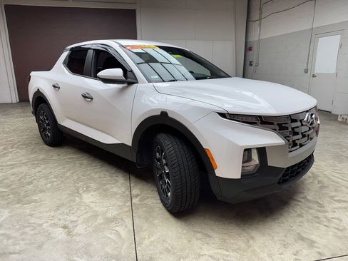 Used 2023 Hyundai Santa Cruz SE AWD/4WD image 6