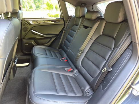 Certified 2026 Porsche Macan AWD/4WD image 24