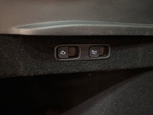 Used 2023 Tesla Model Y Long Range image 33