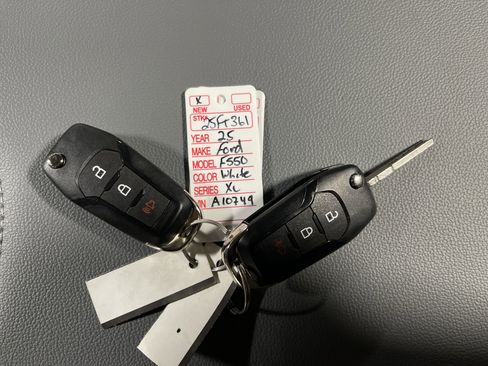 New 2025 Ford F550 4x4 Regular Cab Super Duty image 23