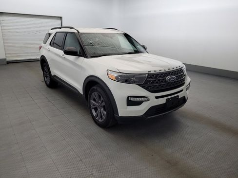 Used 2022 Ford Explorer XLT w/ Equipment Group 202A AWD/4WD image 13