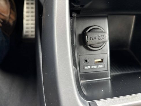 Used 2014 Hyundai Elantra Sport FWD image 29