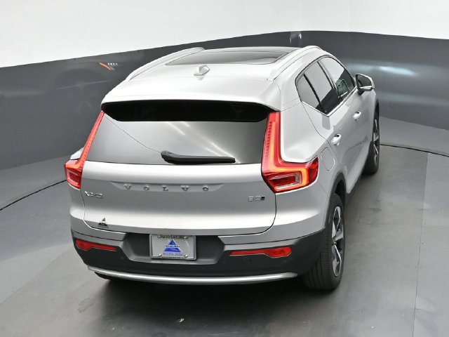 Used 2024 Volvo XC40 B5 Plus AWD/4WD image 21