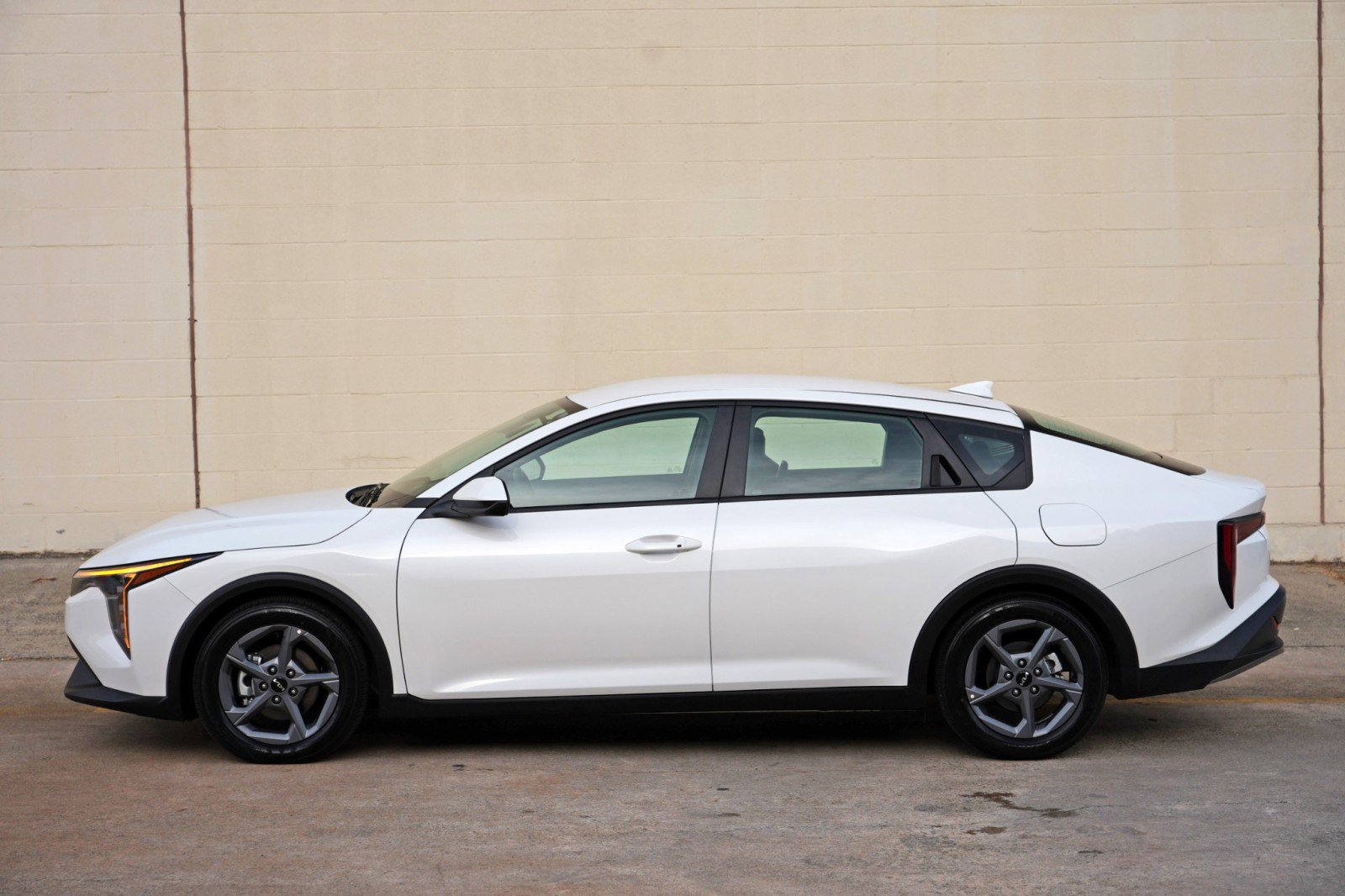 Used 2025 Kia K4 FWD image 41