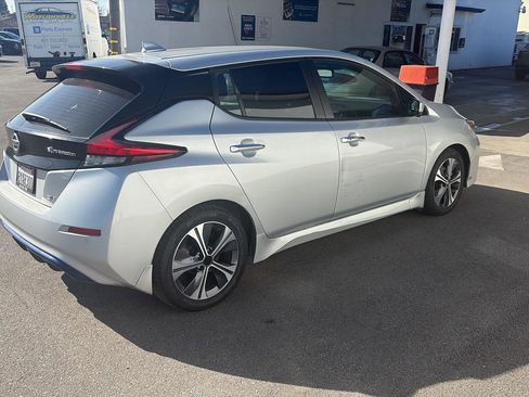 Used 2022 Nissan Leaf SV w/ SV Technology Package image 2