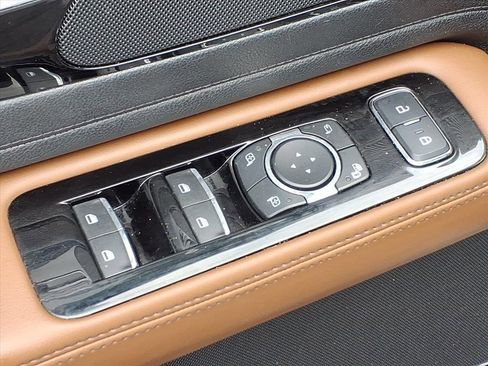 Certified 2023 Lincoln Aviator Reserve w/ Equipment Group 201A image 17