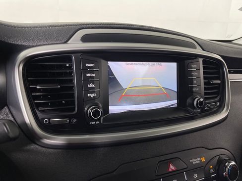 Used 2020 Kia Sorento AWD V6 image 23