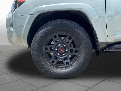 Used 2023 Toyota 4Runner TRD Off-Road Premium w/ Moonroof Package AWD/4WD image 10