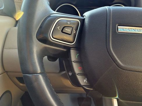 Used 2019 Land Rover Range Rover Evoque SE Premium image 31