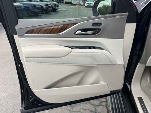 Used 2024 Cadillac Escalade Sport Platinum w/ LPO, ONYX Package image 26