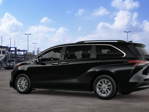 New 2026 Toyota Sienna XLE AWD/4WD image 5
