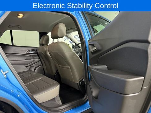 Used 2025 Chevrolet Trax ACTIV FWD image 19