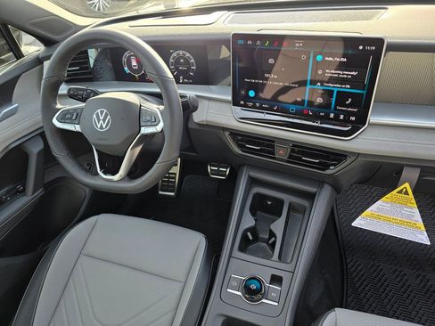 New 2026 Volkswagen Tiguan SE R-Line AWD/4WD image 11
