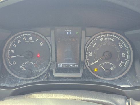 Used 2019 Toyota Tacoma TRD Off-Road image 32