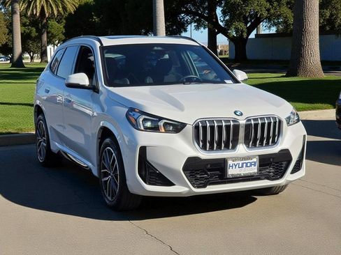 Used 2025 BMW X1 xDrive28i image 4