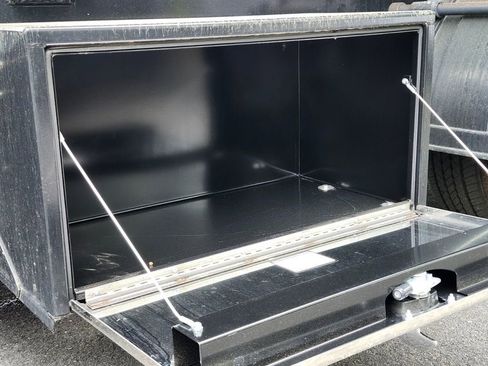 Used 2024 Isuzu NPR RWD image 24