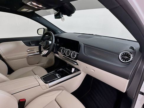 Certified 2025 Mercedes-Benz GLA 250 image 31