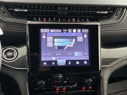 Used 2022 Jeep Grand Cherokee L Laredo image 20