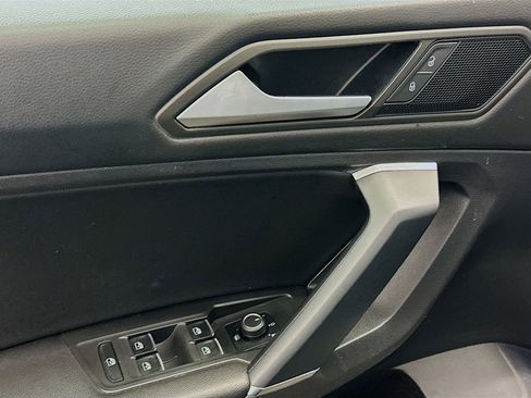 Used 2020 Volkswagen Tiguan SE w/ Panoramic Sunroof Package image 15