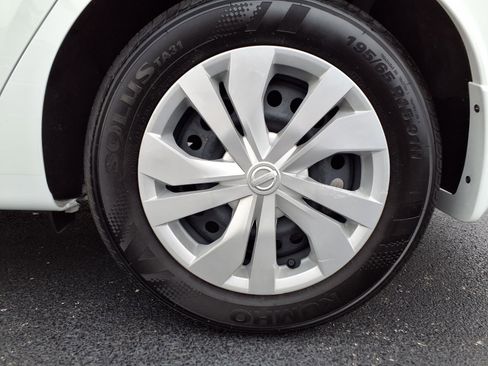 Used 2025 Nissan Versa S w/ Trunk Package FWD image 27