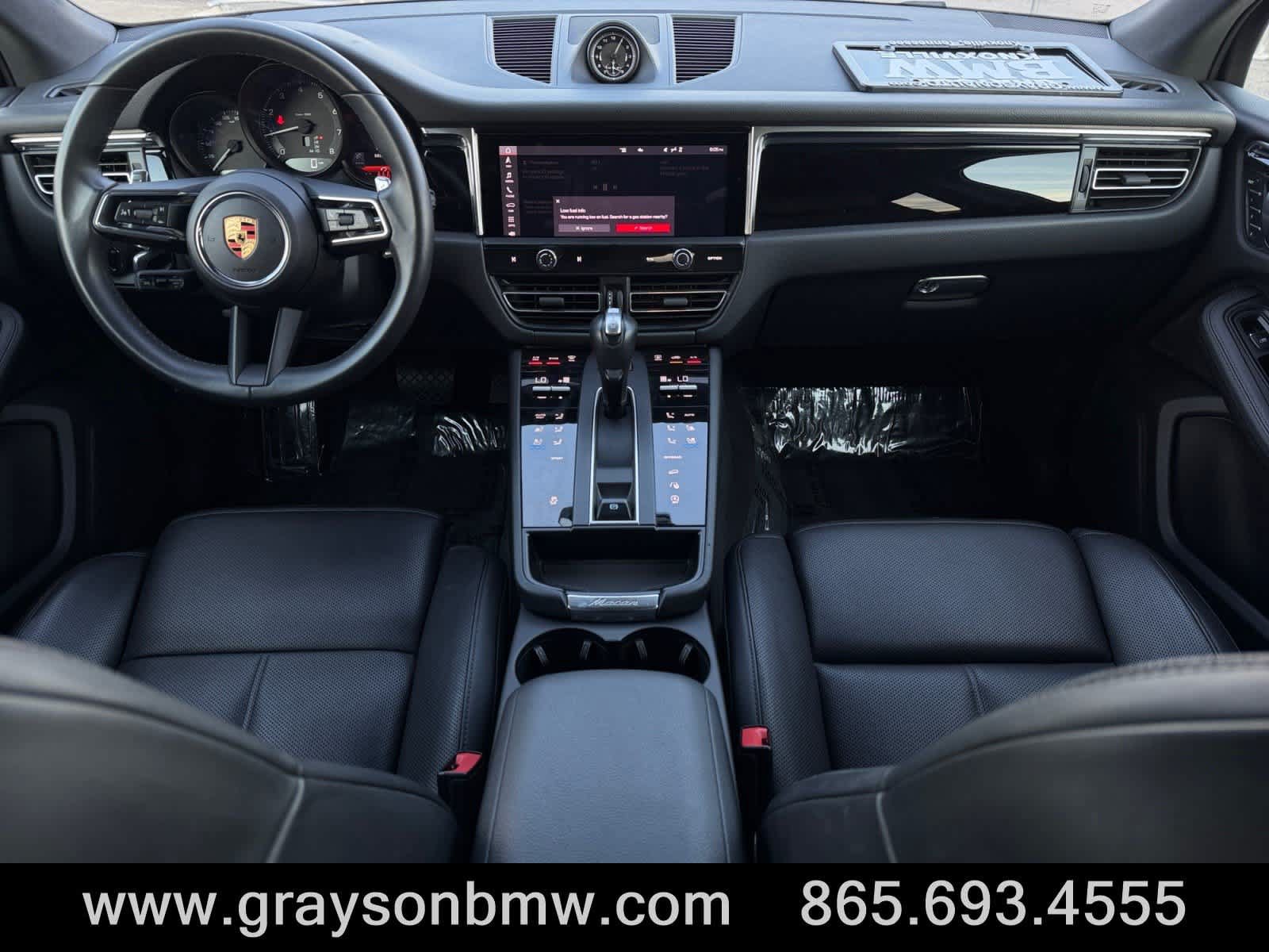 Used 2025 Porsche Macan AWD/4WD image 19
