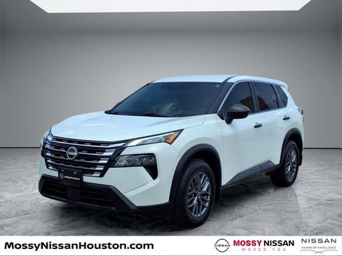 Used 2025 Nissan Rogue S FWD image 4