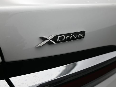 Used 2025 BMW 740i xDrive image 46