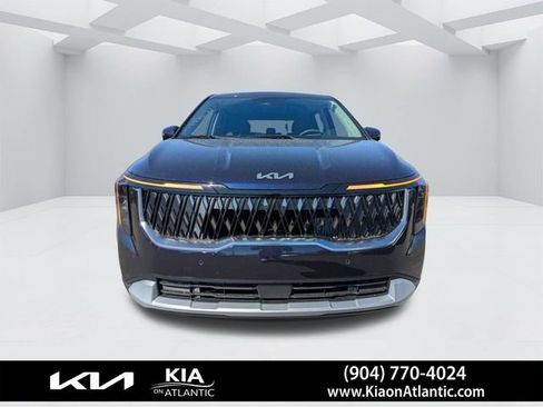 New 2026 Kia Carnival FWD image 8