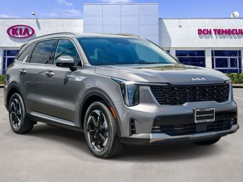 Certified 2025 Kia Sorento EX FWD image 3