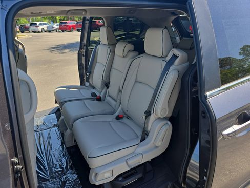 New 2026 Honda Odyssey Touring image 16