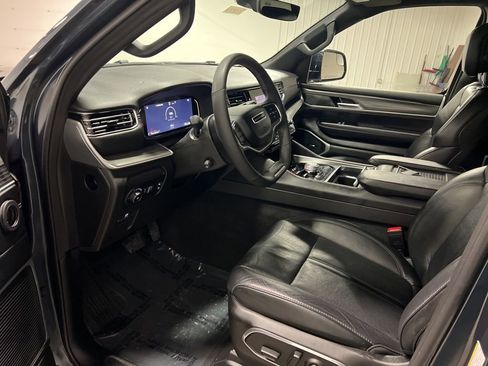 Used 2024 Jeep Wagoneer Series II w/ Premium Group I image 8