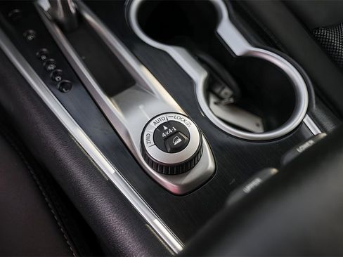 Used 2020 Nissan Pathfinder SV image 25